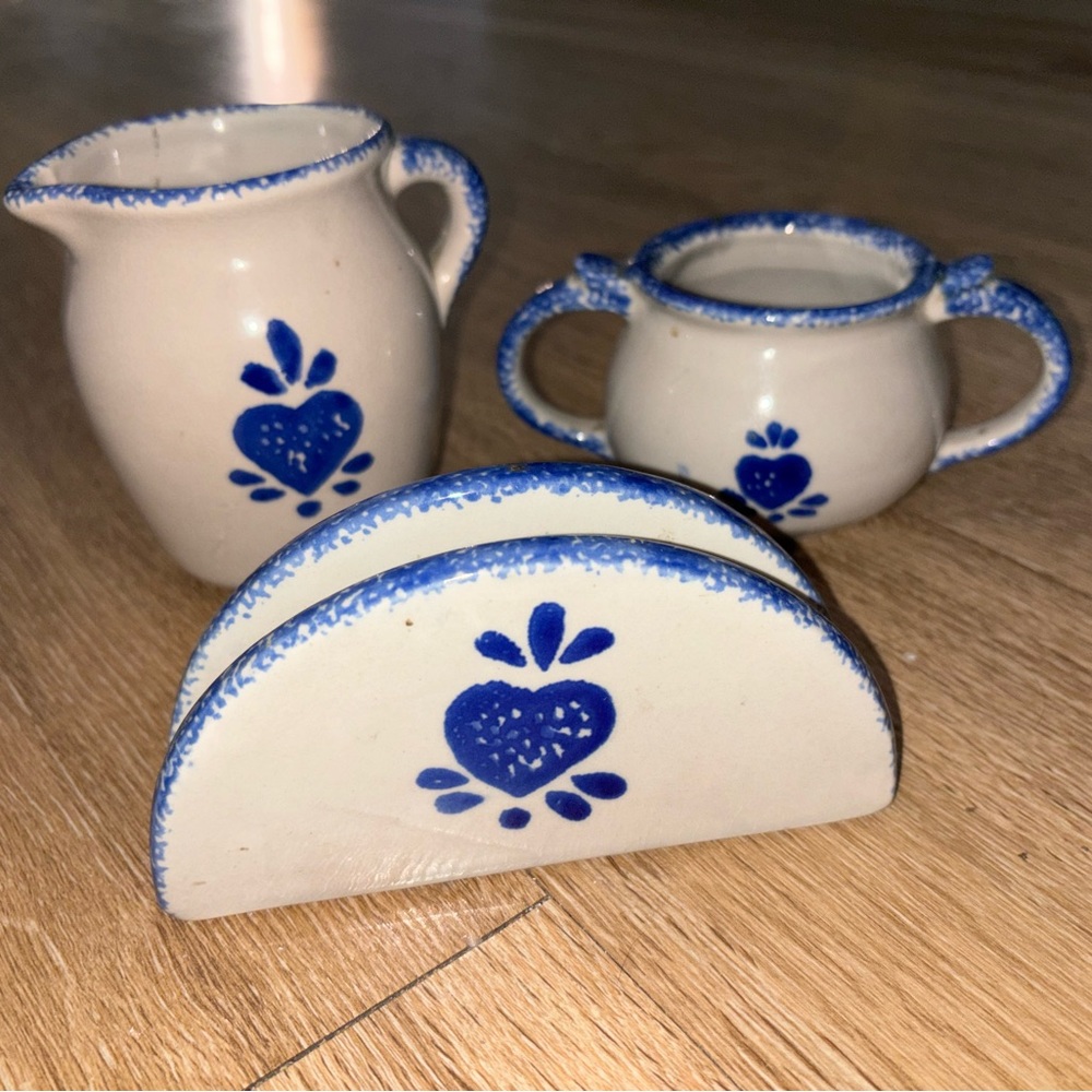 Set of 2 blue sponge ware hearts napkin holder creamer sugar by Loomco box L